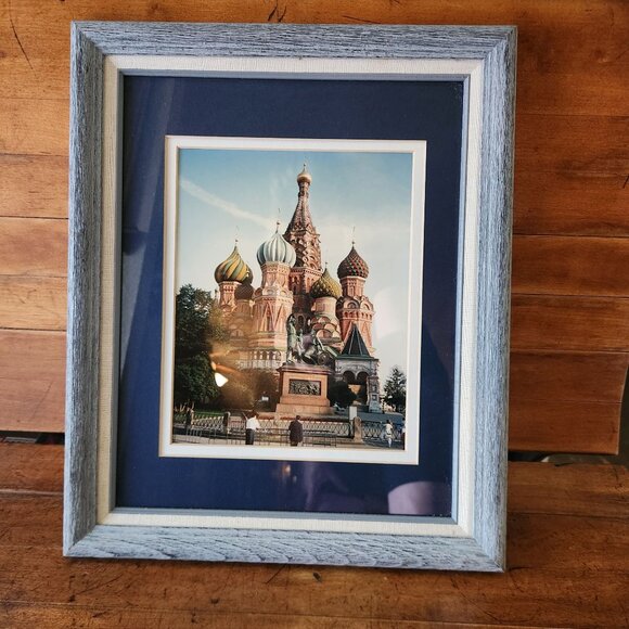 Framed Color Photograph Of Saint Basils Cathedral With Blue & Gray Wooden Frame - Picture 1 of 10